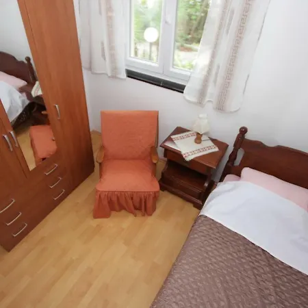 Apartment Barbel *