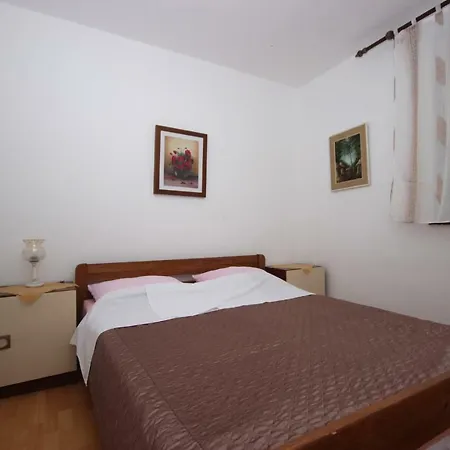 Apartment Barbel *