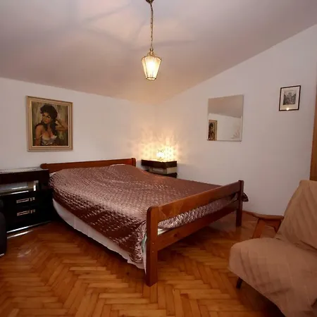 Apartment Barbel